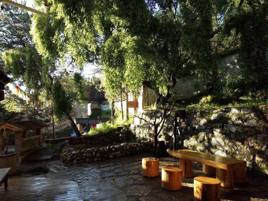 Shangri-La Mid - Mountain Homestay Eksteriør billede
