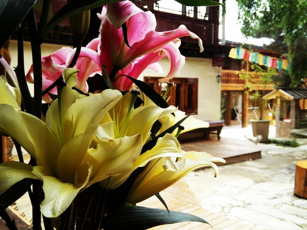 Shangri-La Mid - Mountain Homestay Eksteriør billede