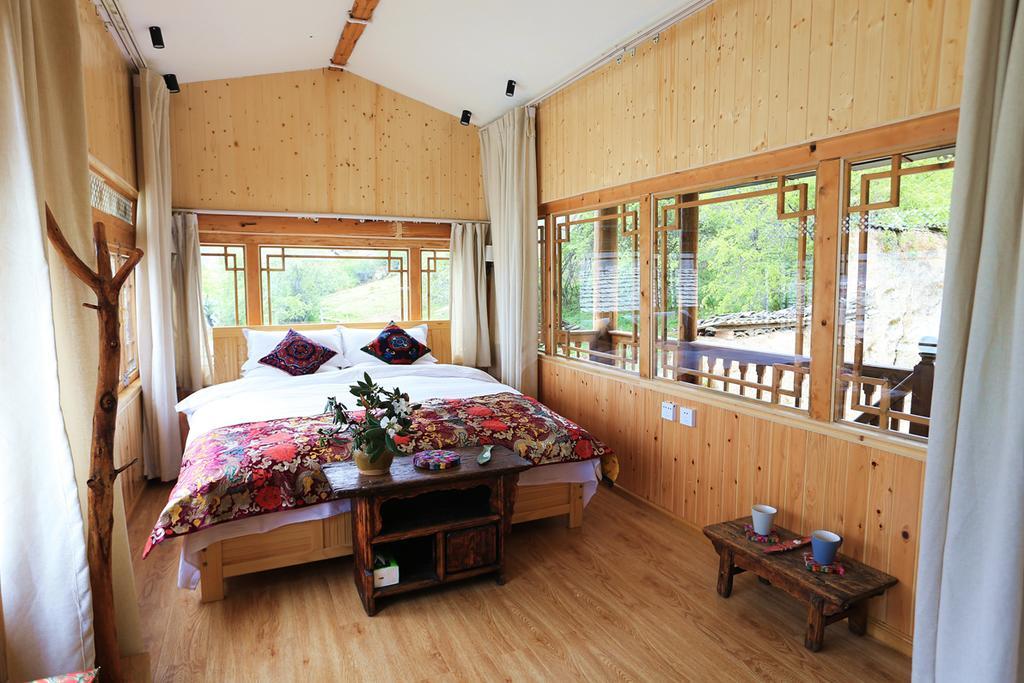 Shangri-La Mid - Mountain Homestay Eksteriør billede
