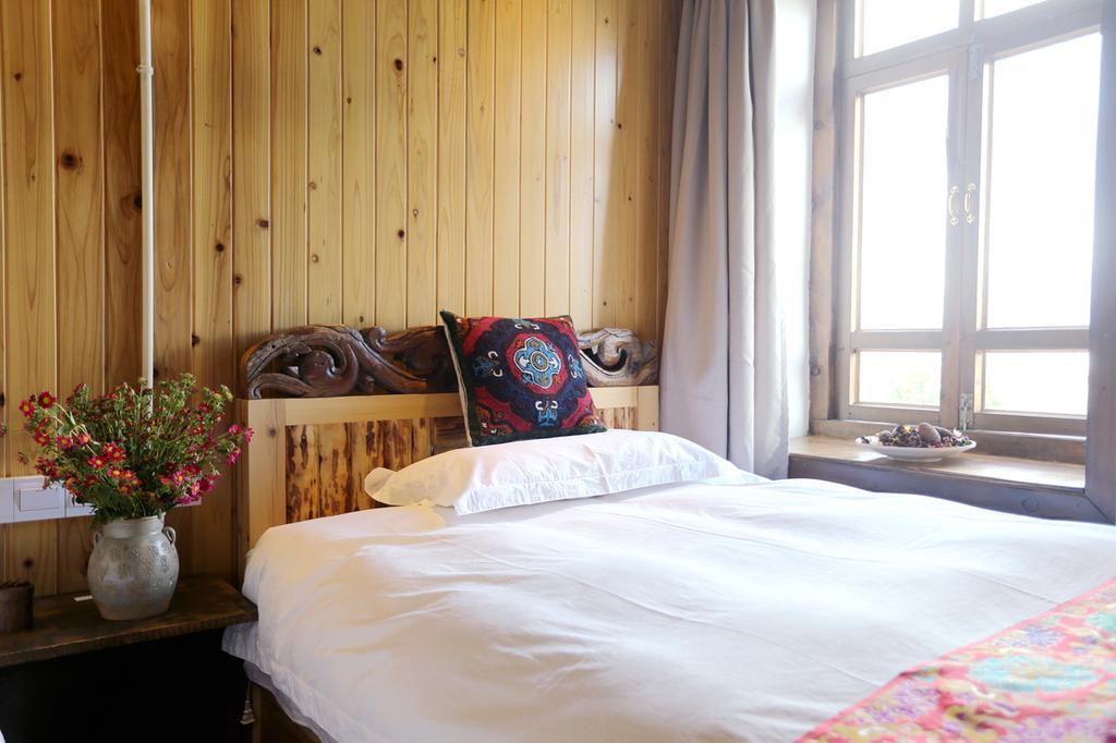 Shangri-La Mid - Mountain Homestay Eksteriør billede