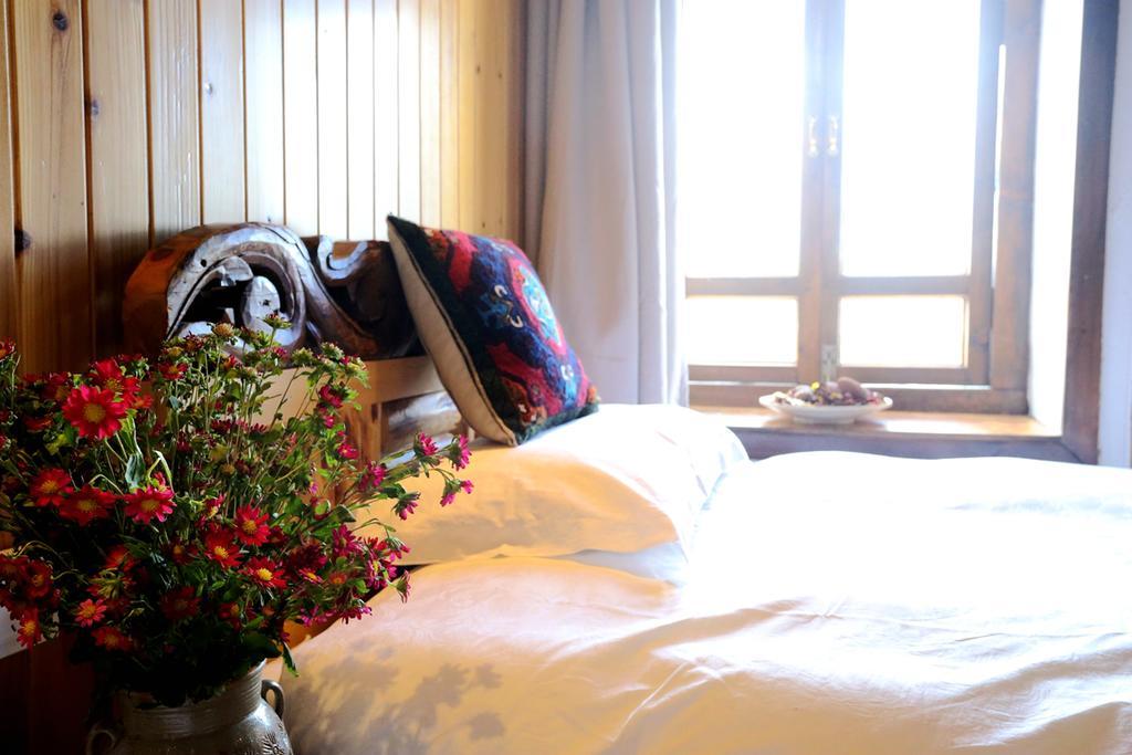 Shangri-La Mid - Mountain Homestay Eksteriør billede